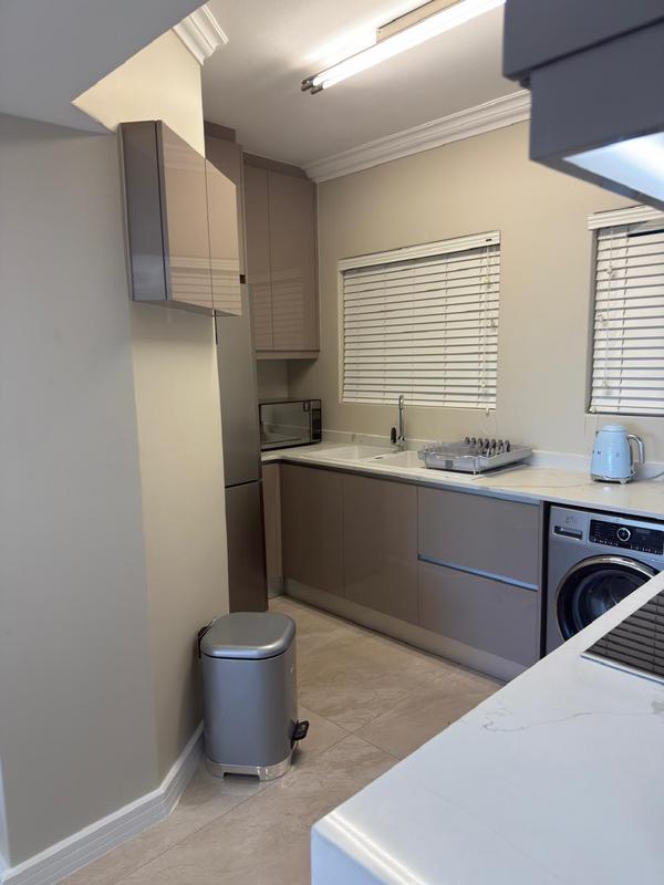 2 Bedroom Property for Sale in Sea Point Western Cape